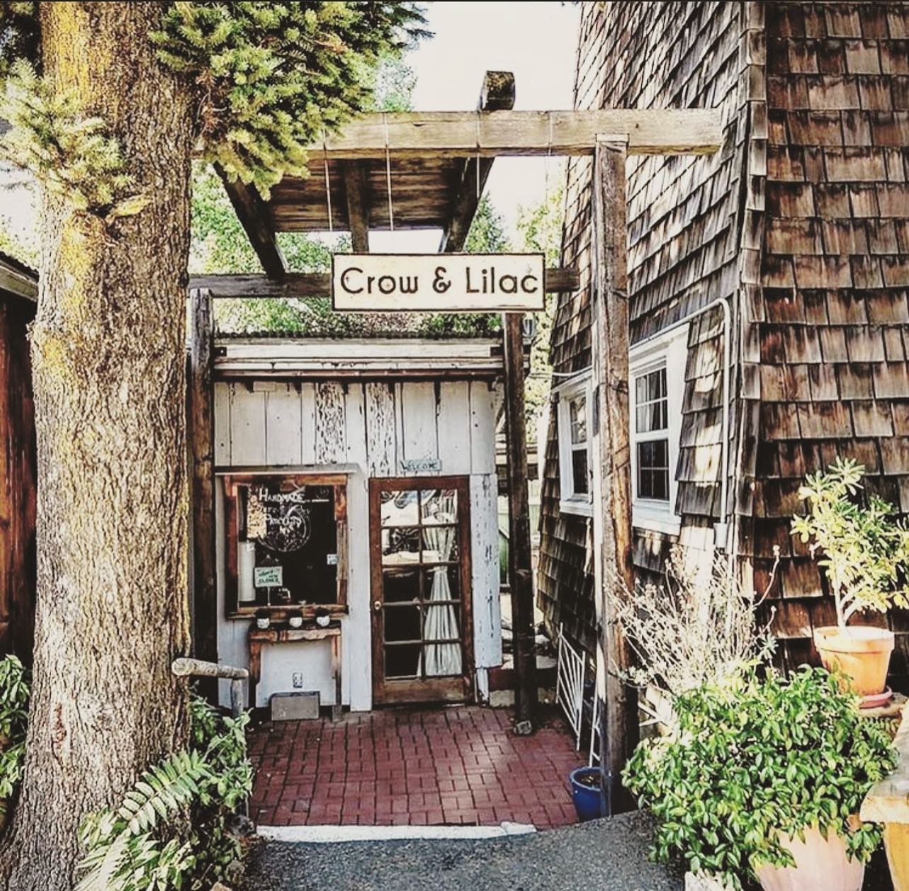 Crow & Lilac's Storefront Photo